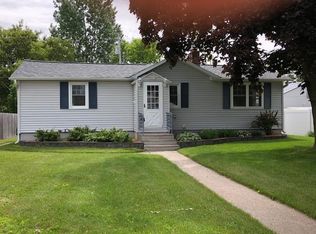 2010 15th St, Menominee, MI 49858