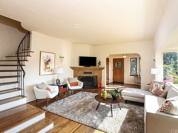 4th image of 2032 N Las Palmas Ave