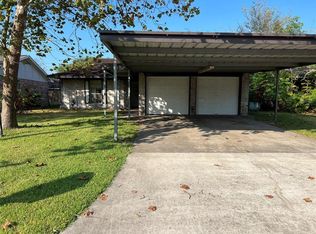 4910 Redfish Reef St, Bacliff, TX 77518