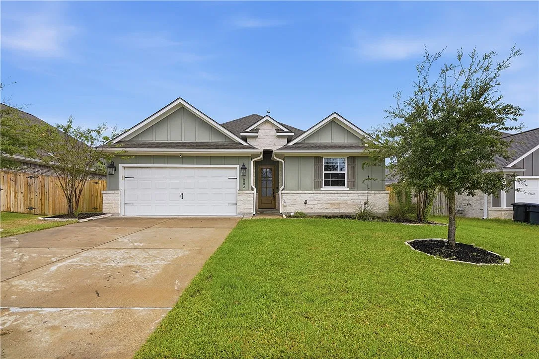 4 bed, 1979 sqft, $3,000 — Photo 1