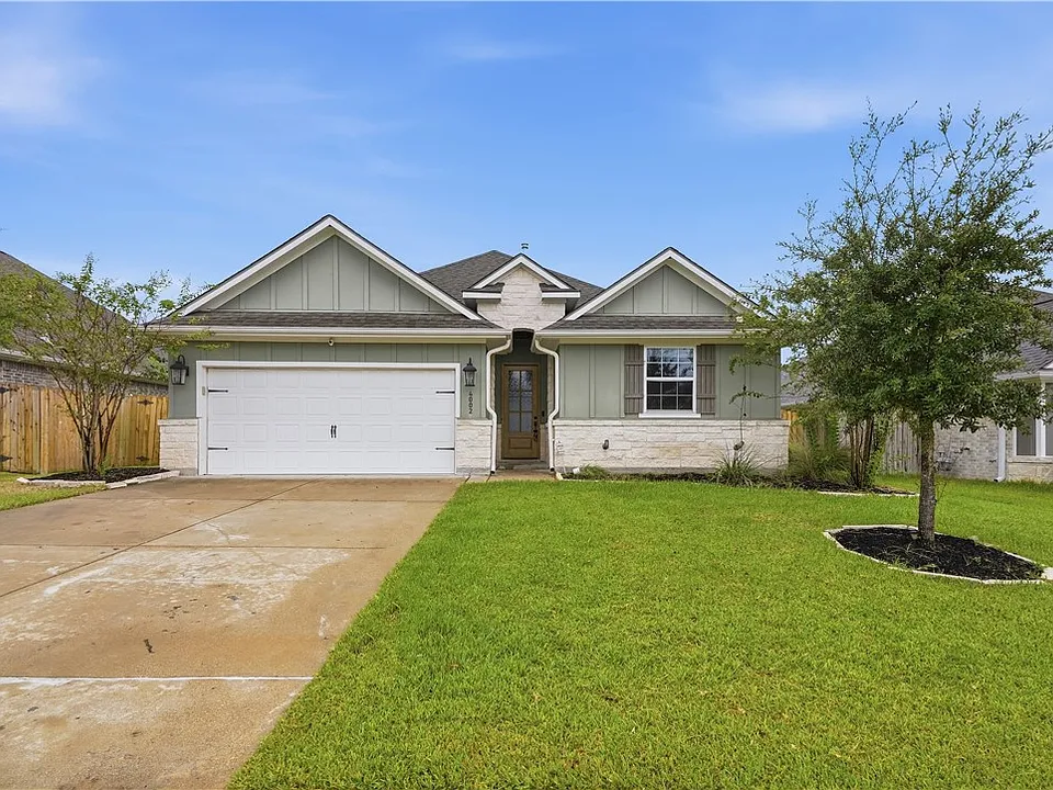 4002 Heru Ct