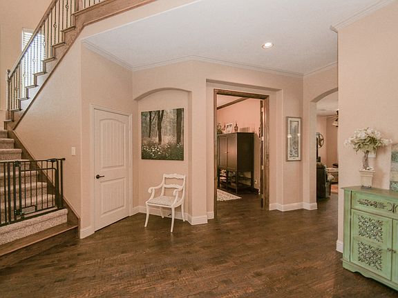 5th image of 7515 Claire Ln