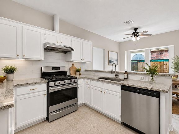 4th image of 17647 Glenwolf Dr