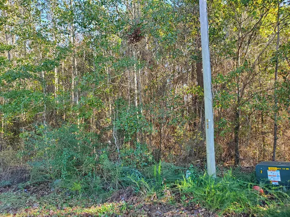 220 Kendall Ct, Raeford, NC 28376