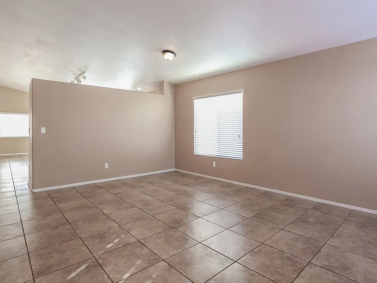 5516 Cloudy Glen St — Photo 3