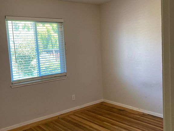 4th image of 355 Concannon Ct