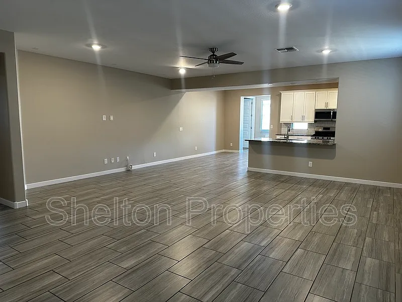 4 bed, 2.0 bath, 1793 sqft, $2,095 — Photo 4