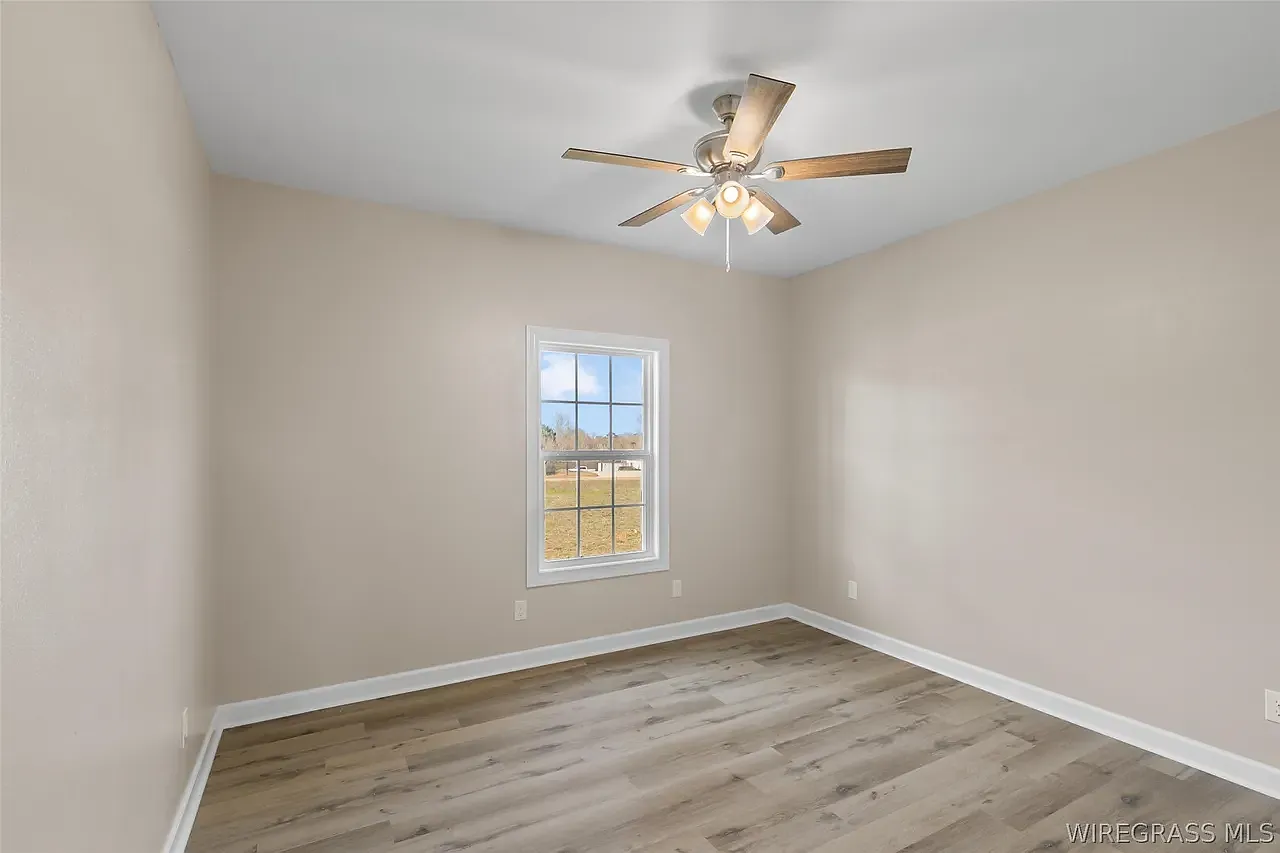 4 bed, 1938 sqft, $2,091 — Photo 4