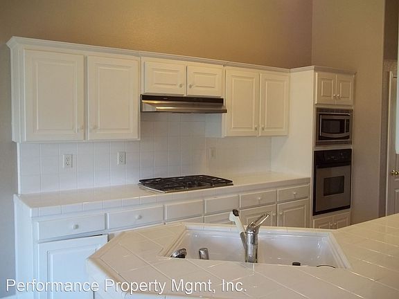 4th image of 7763 N Matus Ave