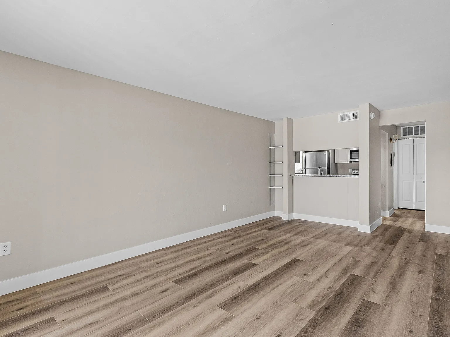 Studio, 481 sqft, $1,145 — Photo 4