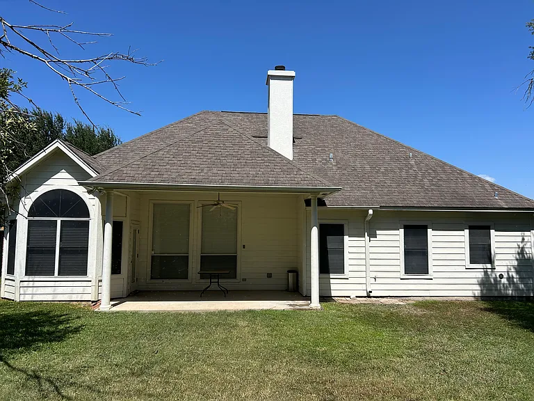 2403 Crystal Dr — Photo 23