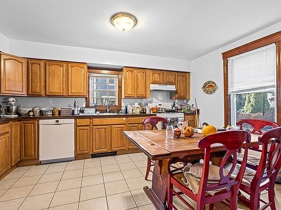 3rd image of 24-26-26.5 Callender St #1