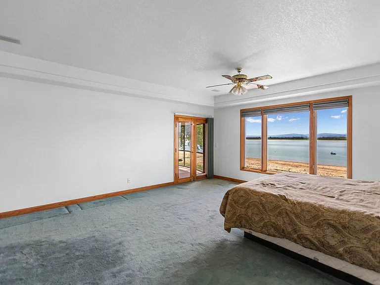 3957 Valley Oak Dr — Photo 11