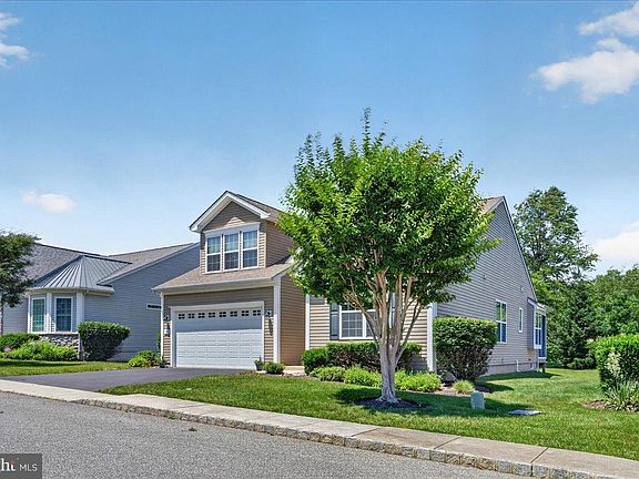 3rd image of 1736 Wisteria Way