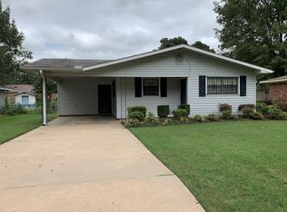 604 W 11th St, Stuttgart, AR 72160