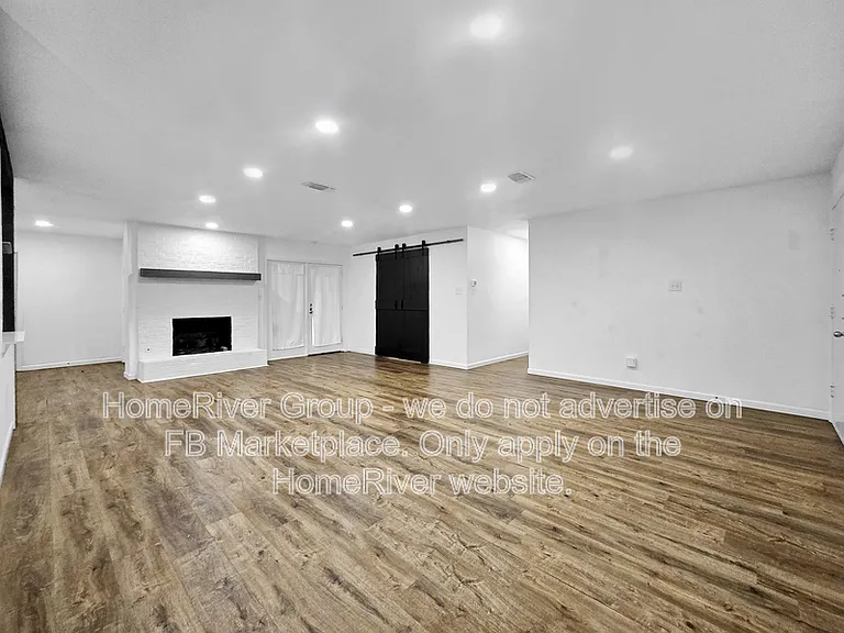 3002 Friendswood Dr — Photo 3