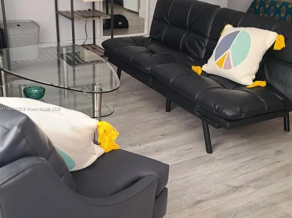 3710 Collins Ave #N-309, Miami Beach, FL 33140