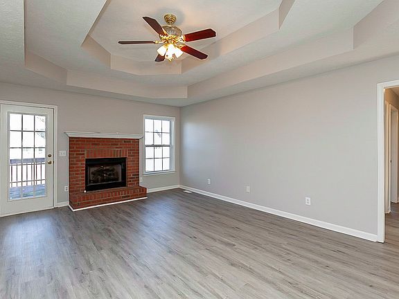 5th image of 203 Louise Dr