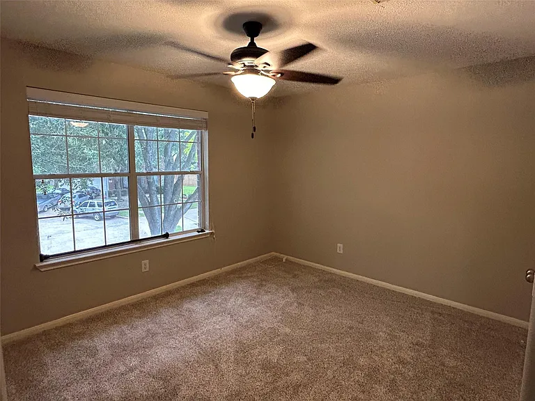 5410 Spring Oak Dr — Photo 15