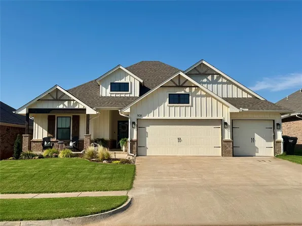 908 SE 30th St, Moore, OK 73160