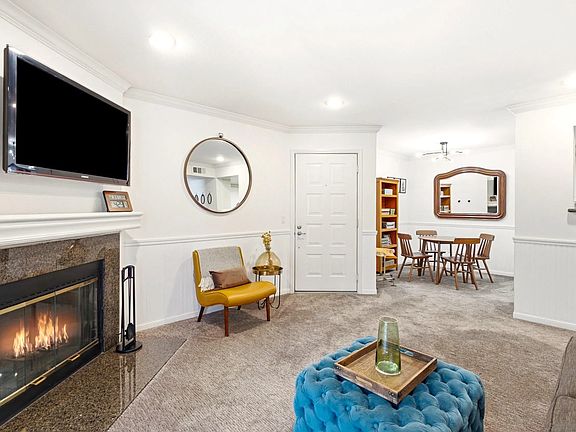 5th image of 12015 Alta Carmel Ct Unit 302