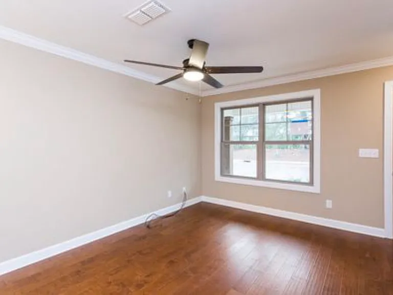 2506 E Main St #B6 — Photo 2
