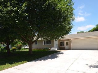 4230 Diamond Dr, Eagan, MN 55122