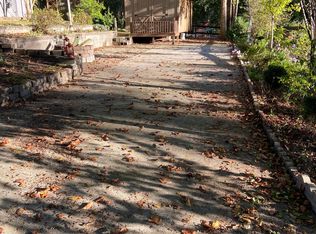 68 Stag Leap Dr, Cleveland, GA 30528