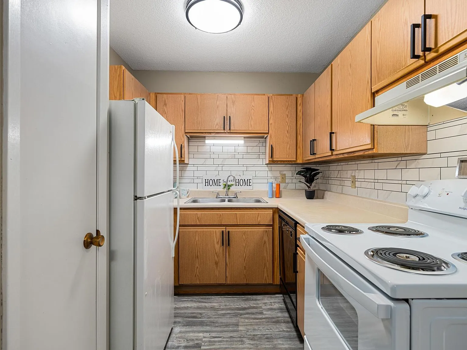 Woods + Meadow Apartments — Photo 2
