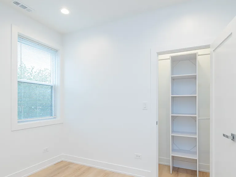 6031 S Vernon Ave #1 — Photo 7