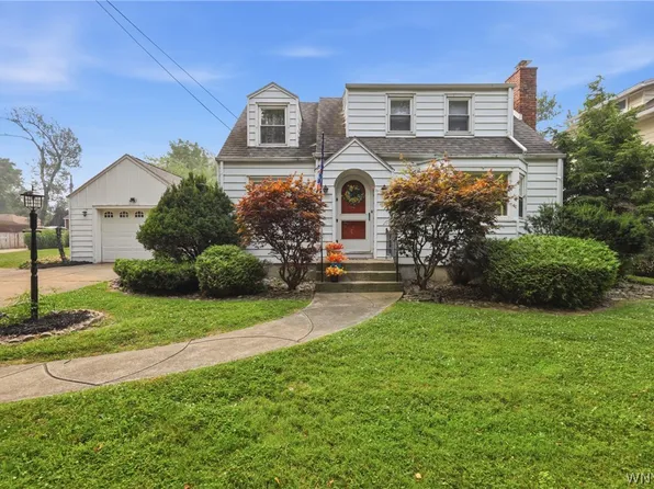 4789 Clifton Pkwy, Hamburg, NY 14075
