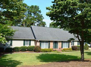 185 Broadmeade Dr, Southern Pines, NC 28387