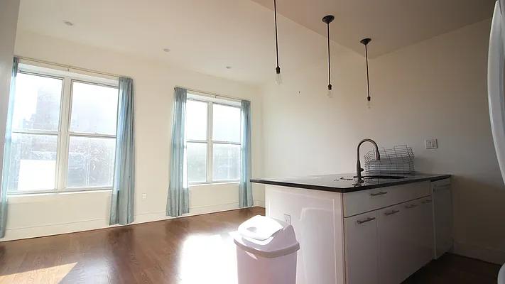 Rented by Nooklyn NYC LLC | media 46