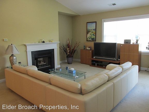 5th image of 5601 Fairview Rd APT 10