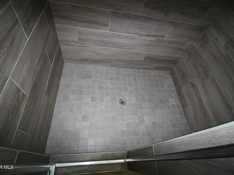620 Adrian Arellano St W — Photo 45