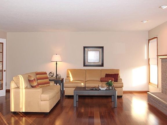 5th image of 33318 Ashdown Dr