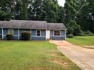 1294 Crystal Lake Rd, College Park, GA 30349