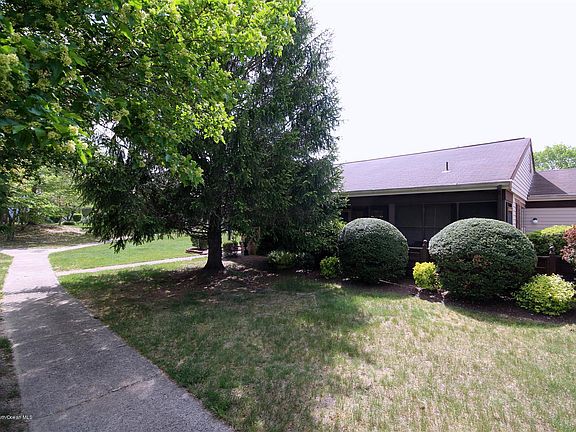 3rd image of 609 Devonshire Lane #A