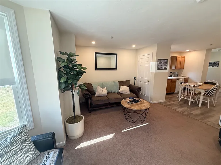 928 Main St #A — Photo 5