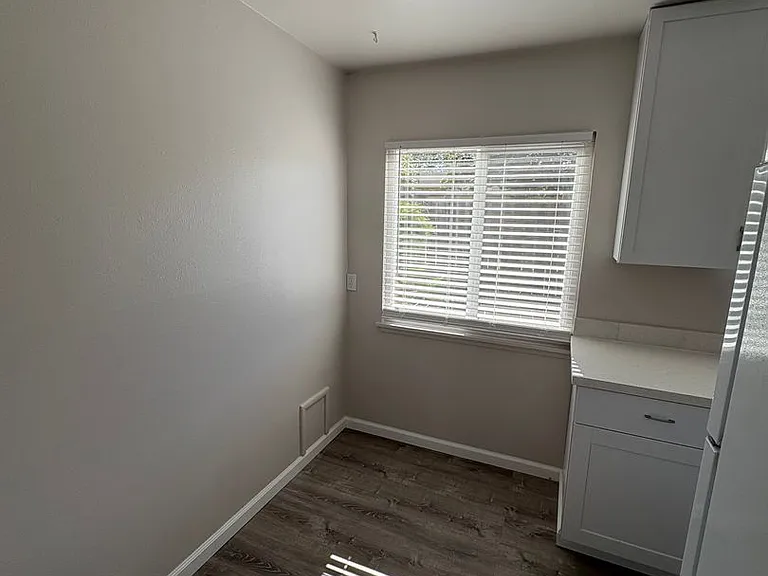 524 Carpenter St — Photo 11