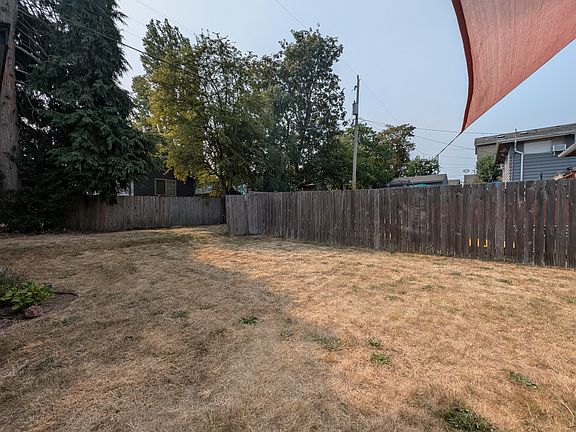 Lots of space to garden, enjoy the sun, or play with your pups.