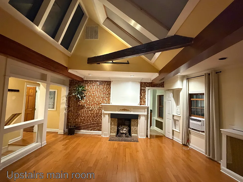 Saint Matthews Ct NW