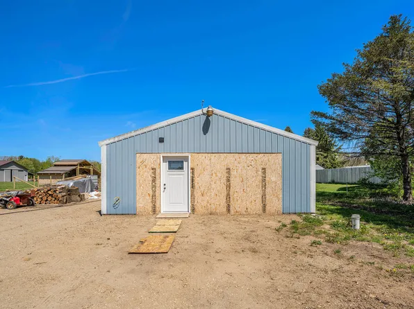 47006 48th Ave, Lawrence, MI 49064