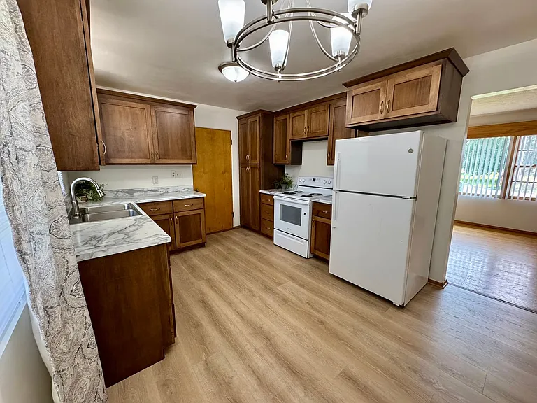 900 Cataract Ave — Photo 2