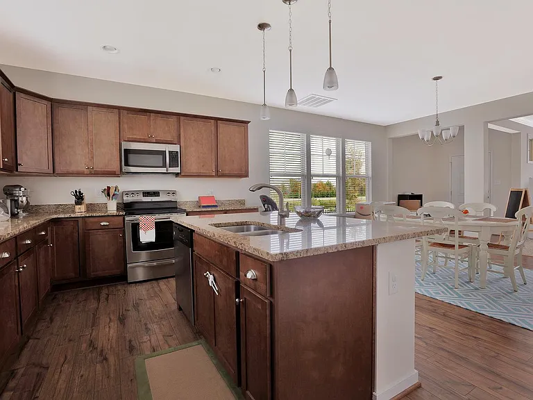 7520 Vinca Ct — Photo 9