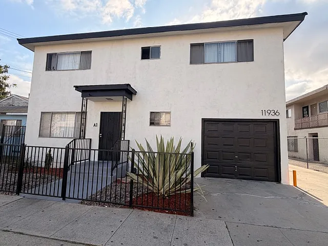 11936 Grevillea Ave #B — Photo 6