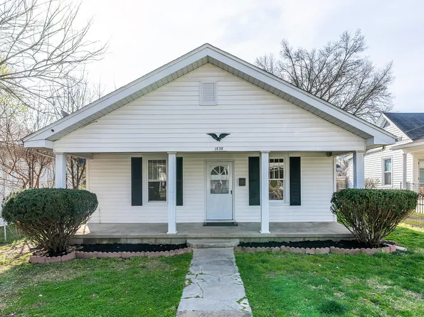 1838 Clifton Ave, Paris, KY 40361