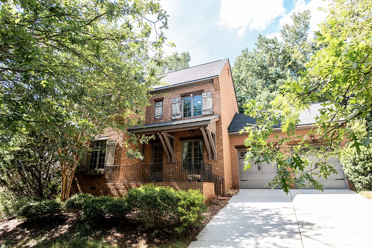 Building Photo - 341 Edgewater Dr