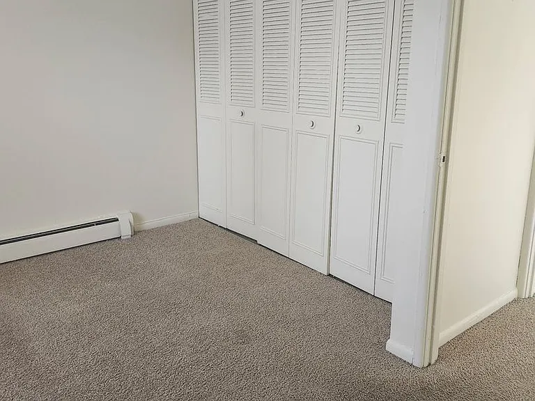 Mulford Park Apartments — Photo 11