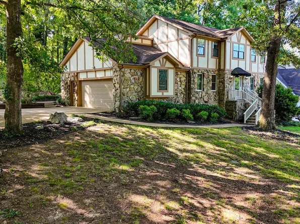 6536 Harbor View Dr, Hixson, TN 37343